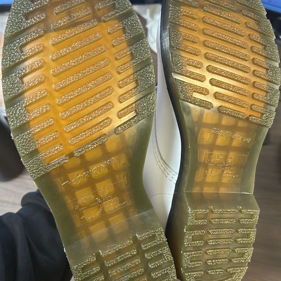 Dr. Martens 1460 WOMEN'S SMOOTH LEATHER LACE UP BOOTS - Picture 3 of 4